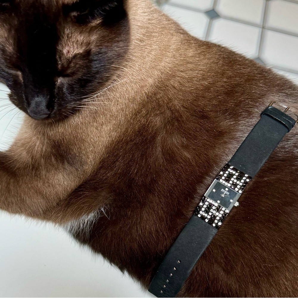 Joan Rivers Classics vintage STUNNING Encrusted Jewelled blackSuede strap quartz